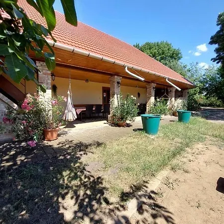 Pipacs Vendeghaz Maison d'hôtes *