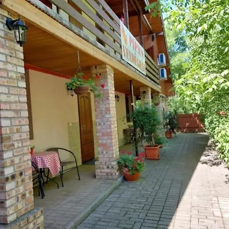 Pipacs Vendeghaz Maison d'hôtes Poroszló