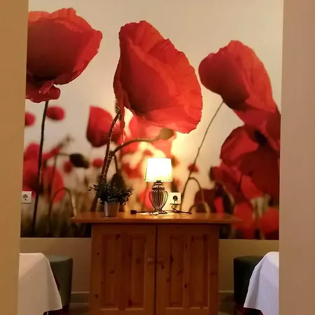 Pipacs 3* Poroszló