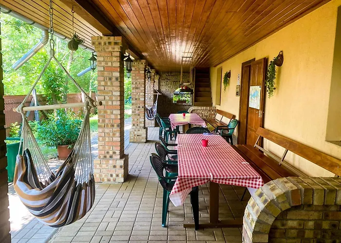 Pipacs Vendeghaz Гостевой дом